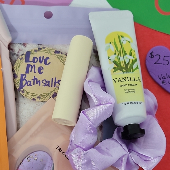 Valentins Day Bath Care Set, Peter Thomas Roth Mask, Bathsalts, Wax Melts..💗 - Picture 3 of 6